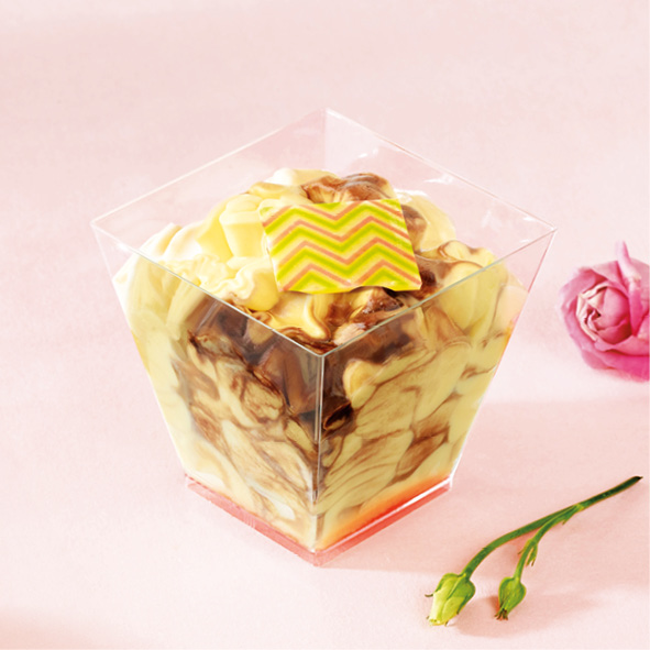 Gustan bavarois banaan met chocoladesaus 140ml x 12 diepvries