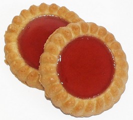 [6912] Prodia strawberry filled biscuits 25g-65 pcs
